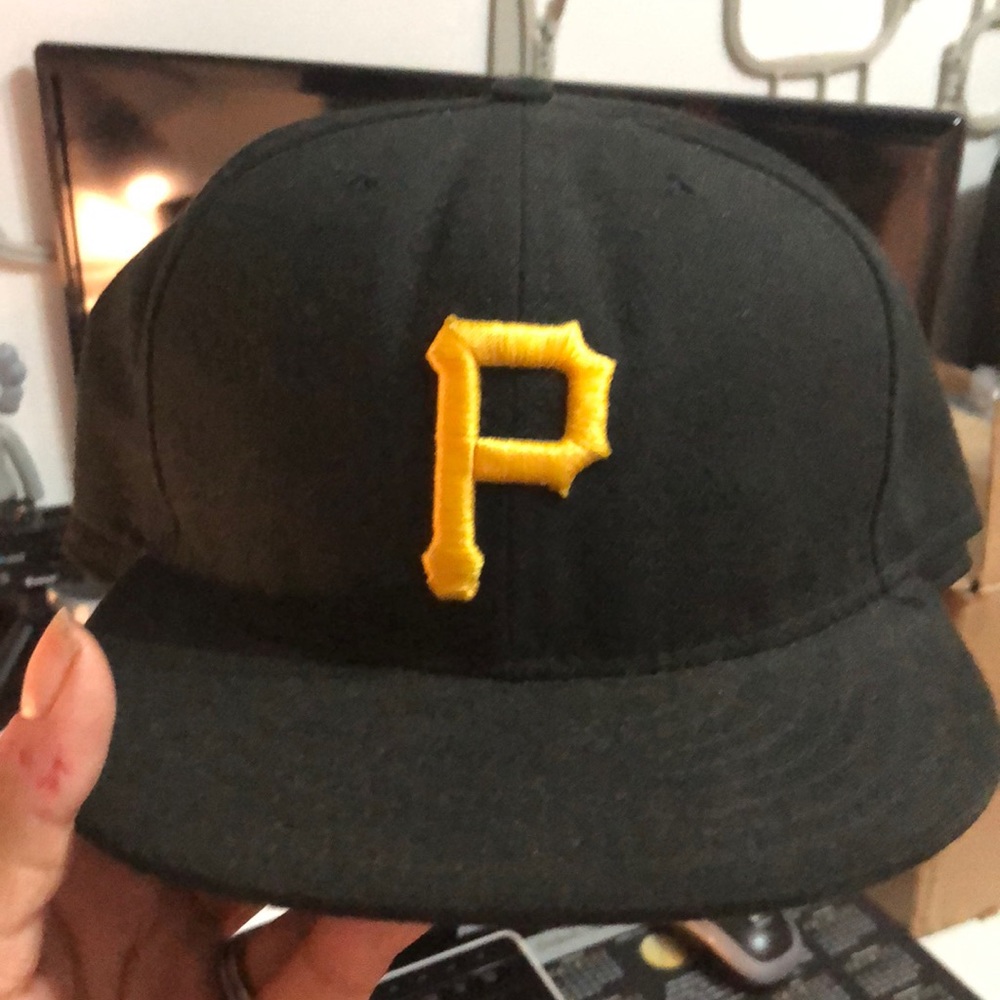 pirates used fitted hat
